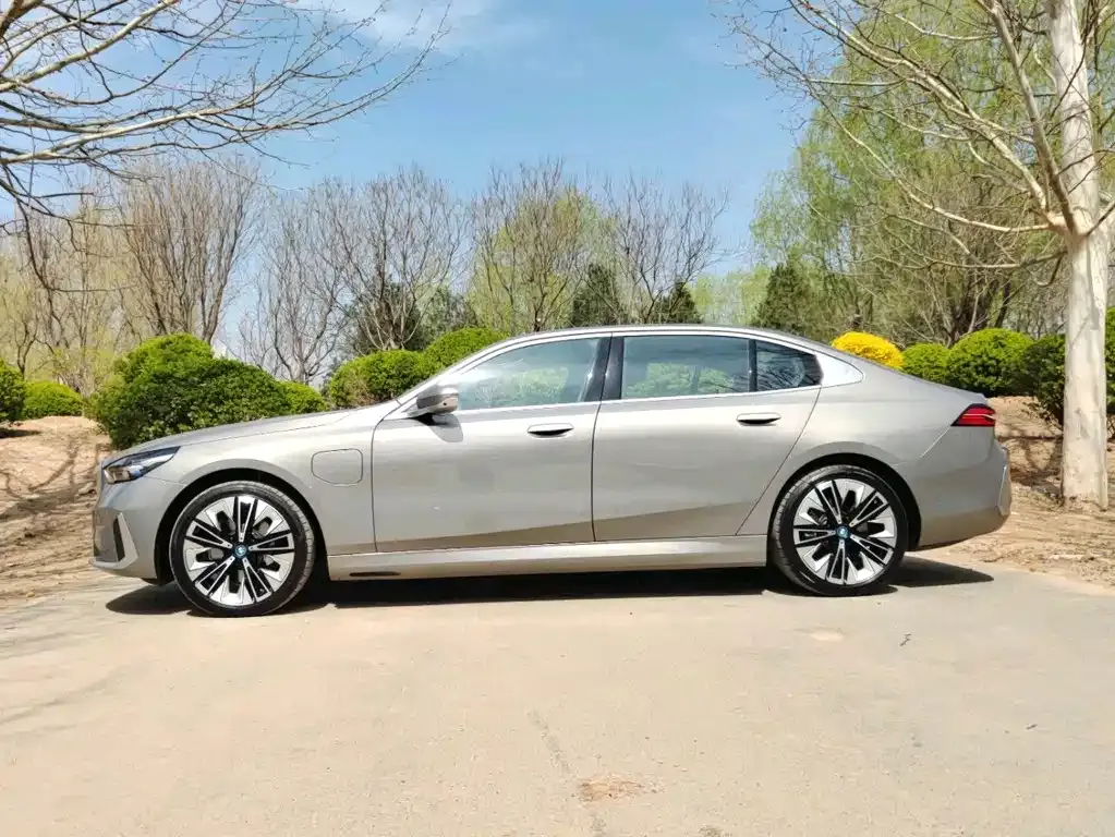 BMW i5 2024 из CN, фото 7