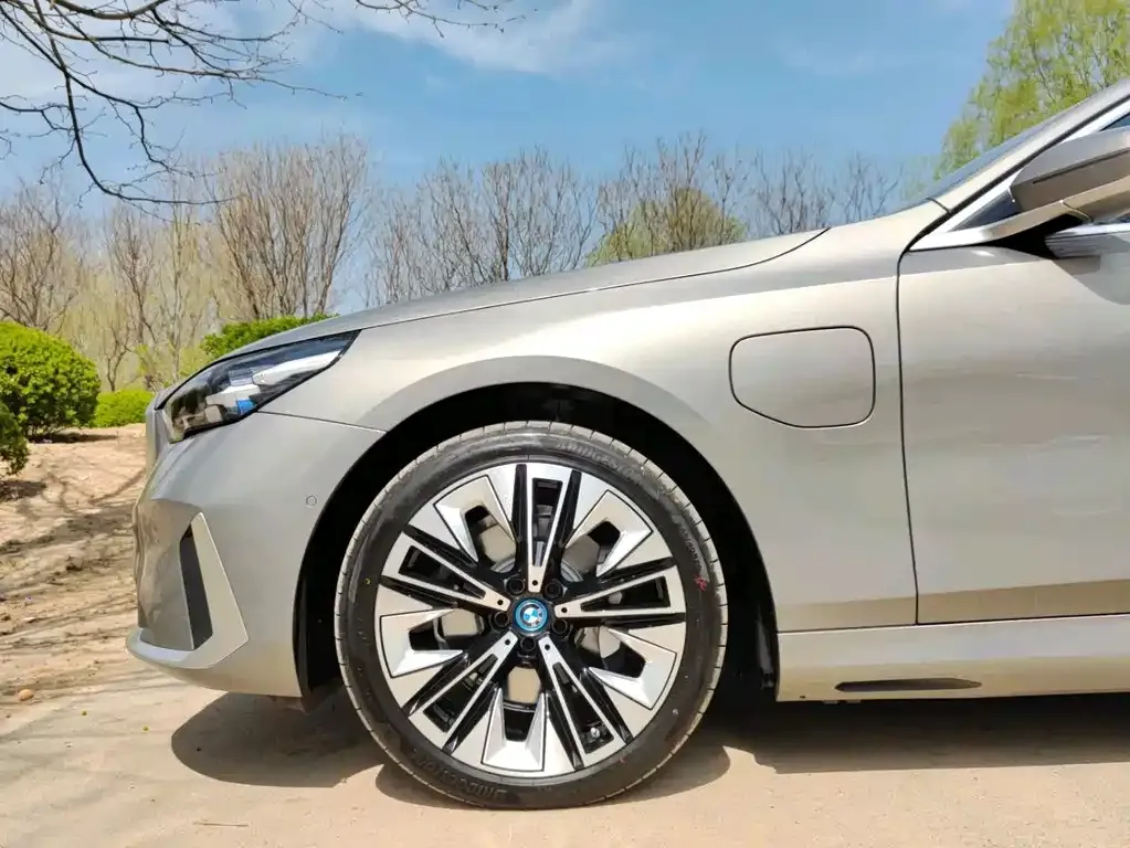 BMW i5 2024 из CN, фото 2