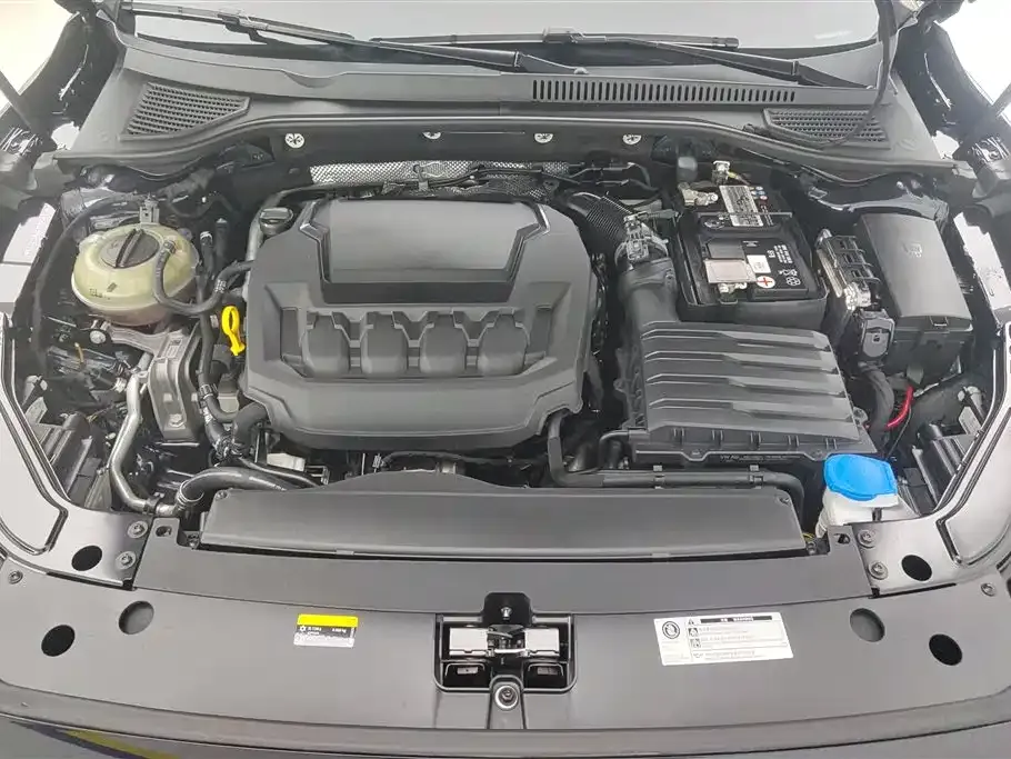 Volkswagen Passat 2023 из CN, фото 8