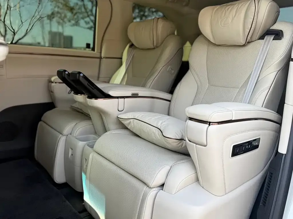 Lexus LM 2023 из CN, фото 5