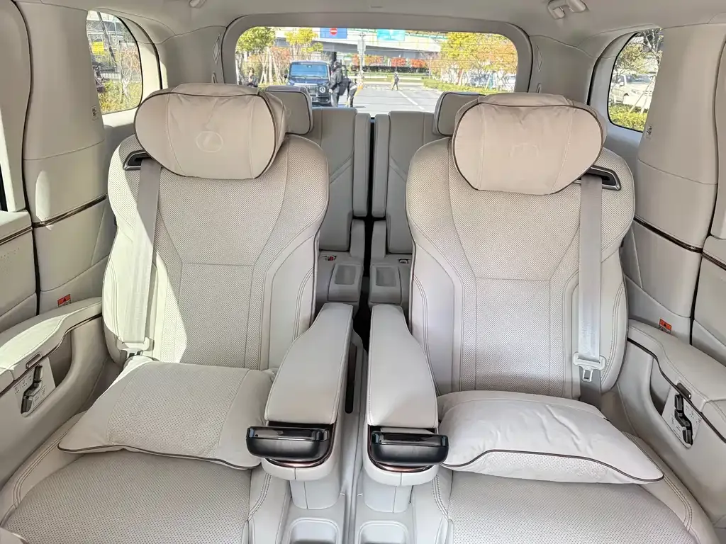 Lexus LM 2023 из CN, фото 9