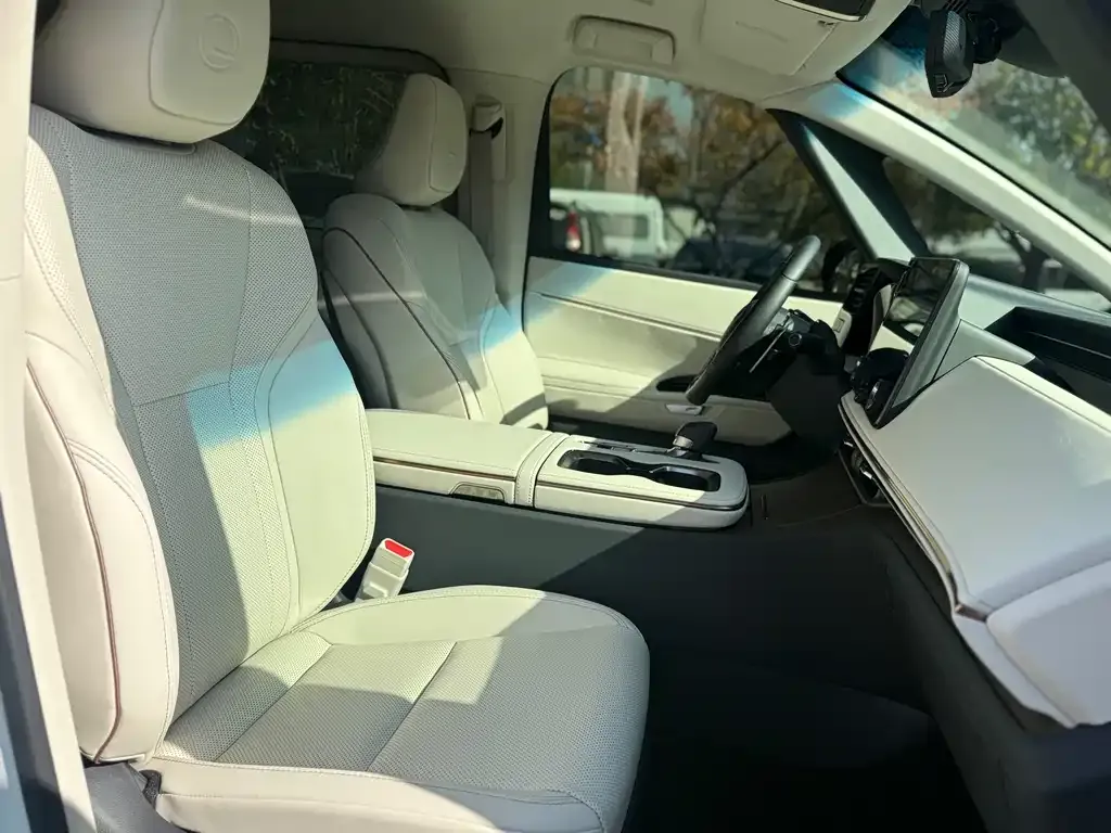 Lexus LM 2023 из CN, фото 7