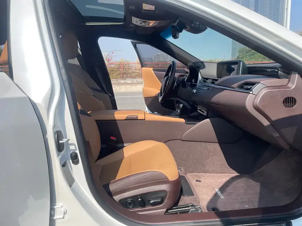 Lexus ES 2021 из CN, фото 4