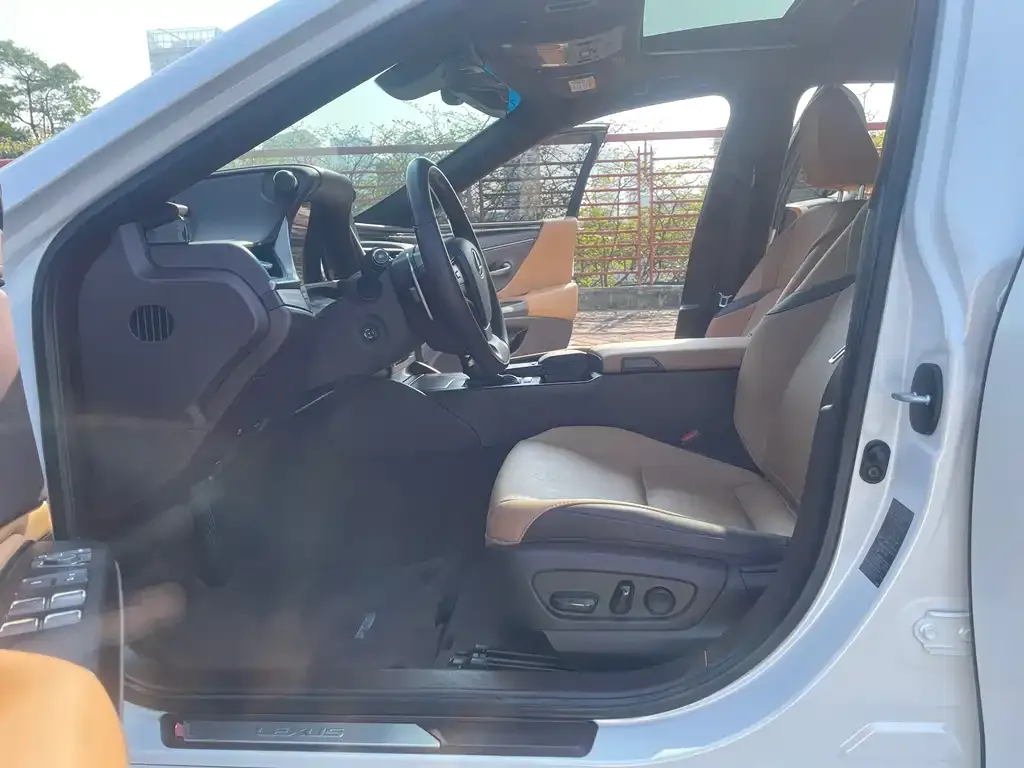 Lexus ES 2021 из CN, фото 2