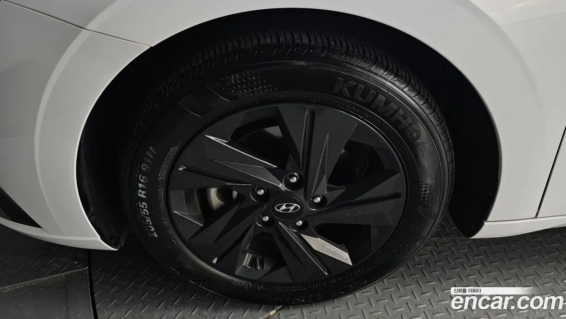 Hyundai AVANTE — фото 4
