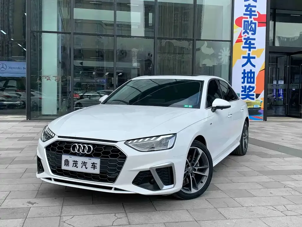 Audi A4L 2022 из CN, фото 1