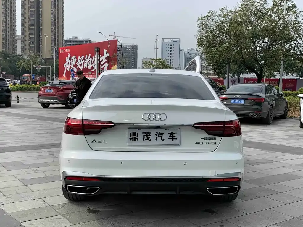Audi A4L 2022 из CN, фото 10