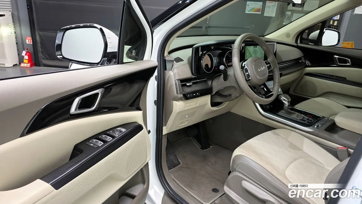 Kia Carnival — фото 10