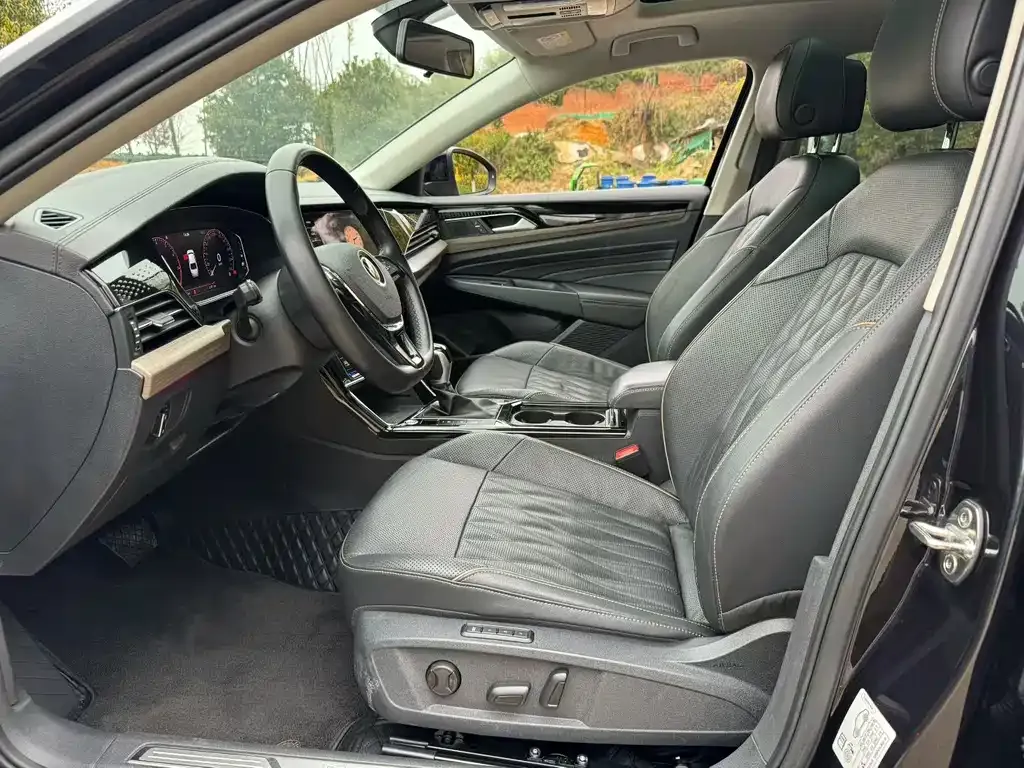 Volkswagen Passat — фото 6