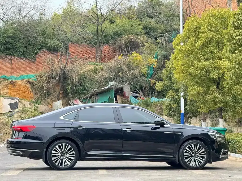Volkswagen Passat — фото 8