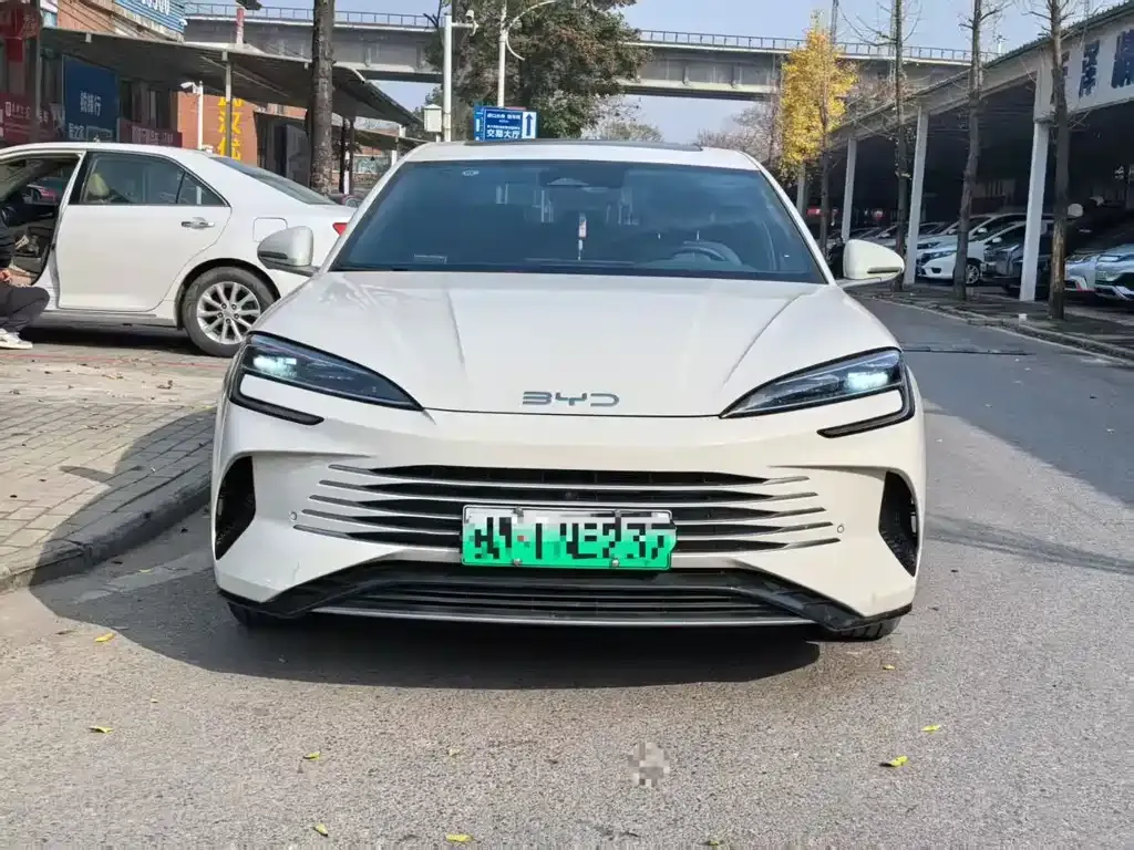 BYD Seal — фото 2
