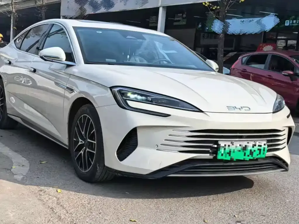BYD Seal — фото 3