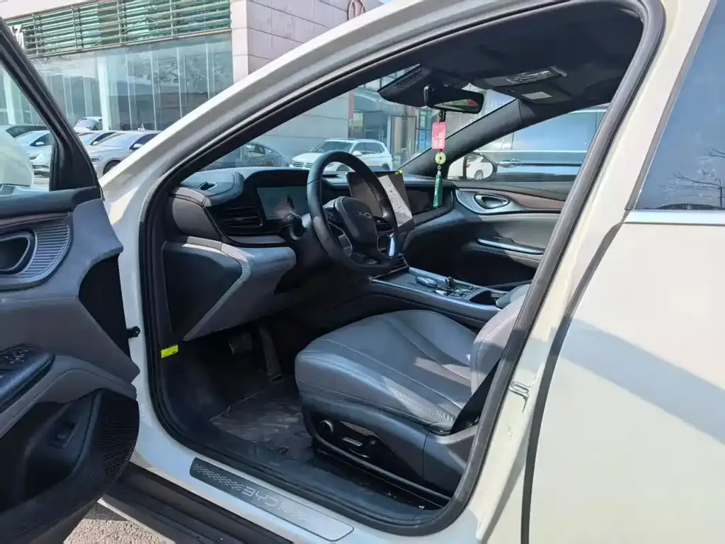 BYD Seal — фото 4