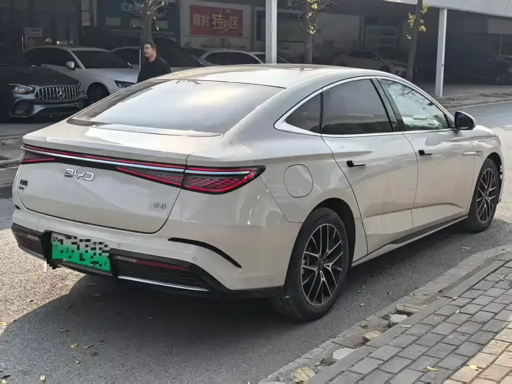 BYD Seal — фото 7
