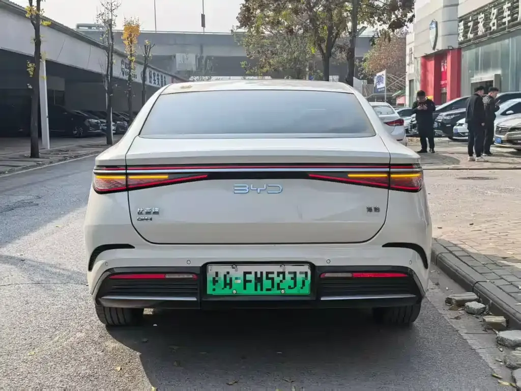 BYD Seal — фото 8