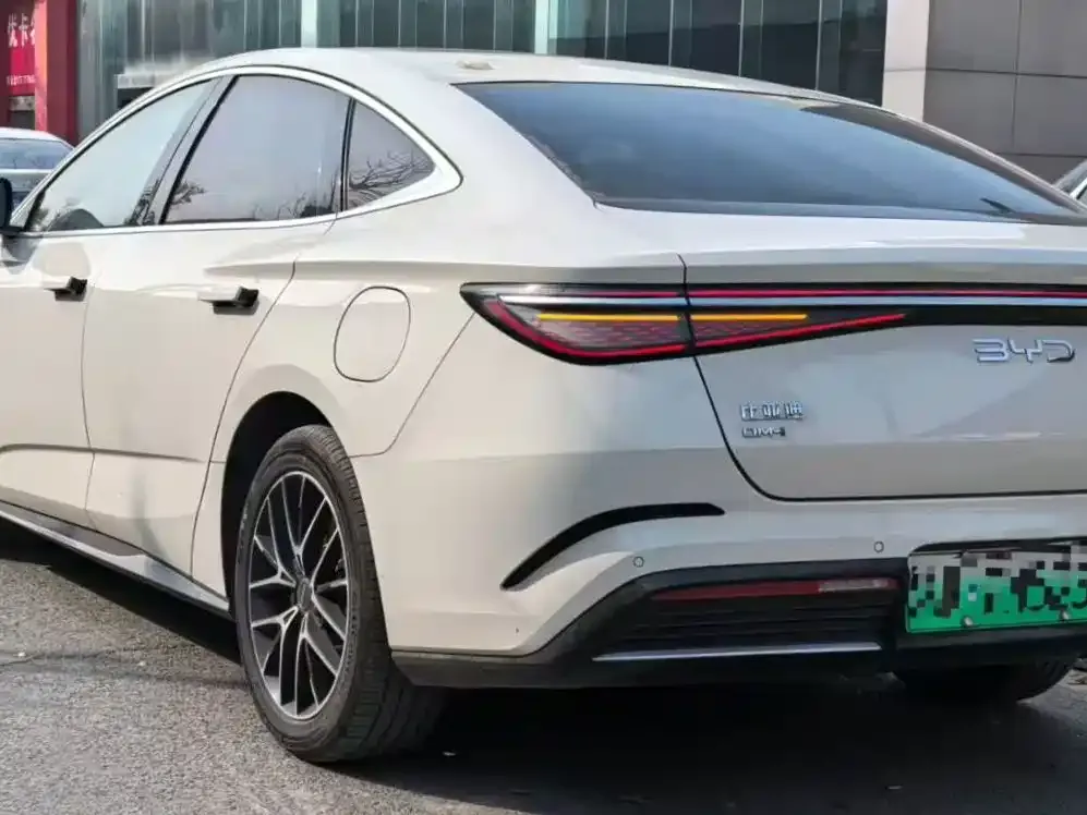 BYD Seal — фото 9