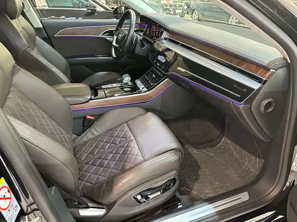 Audi A8 2021 из CN, фото 4