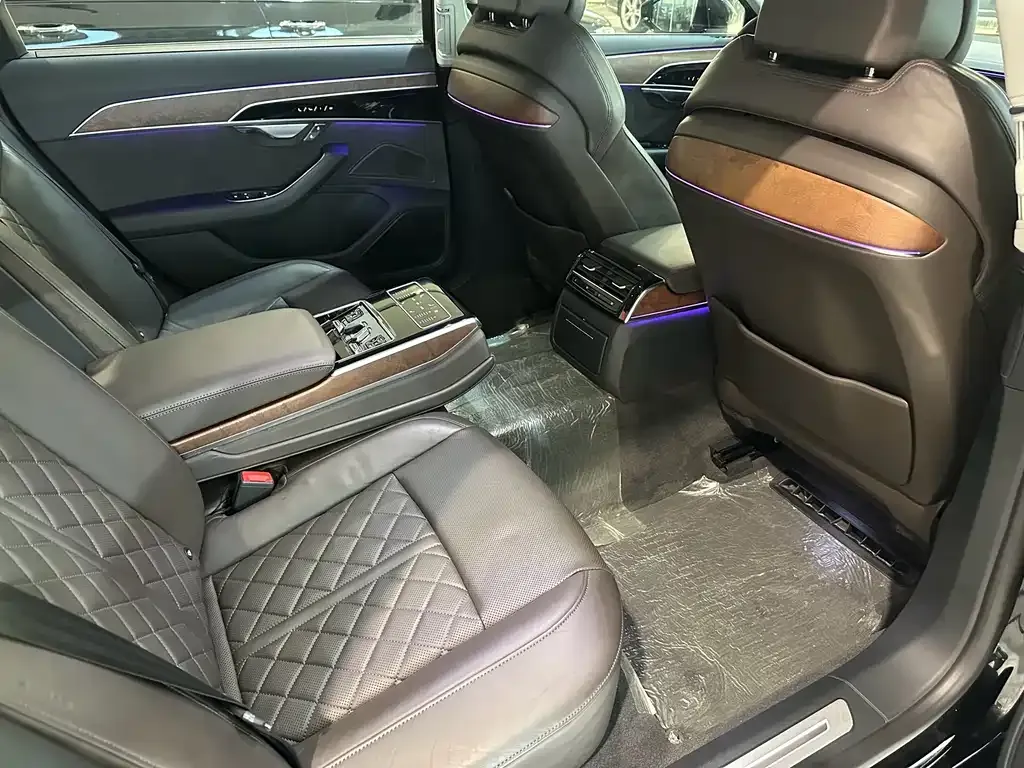 Audi A8 2021 из CN, фото 3