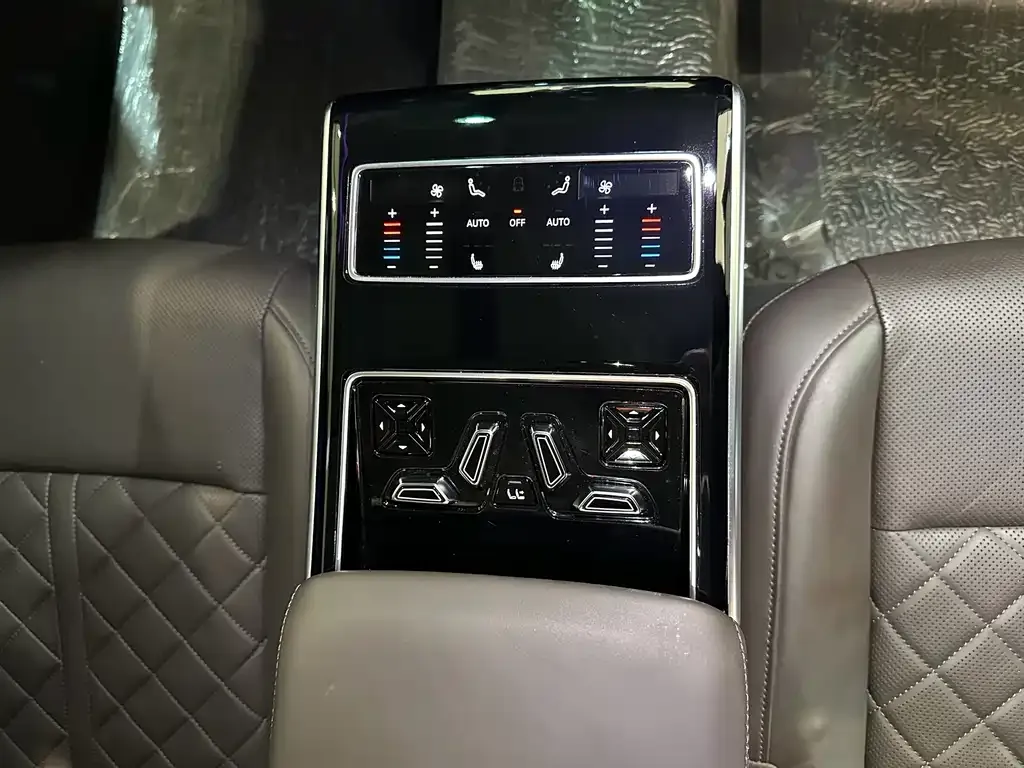 Audi A8 2021 из CN, фото 2