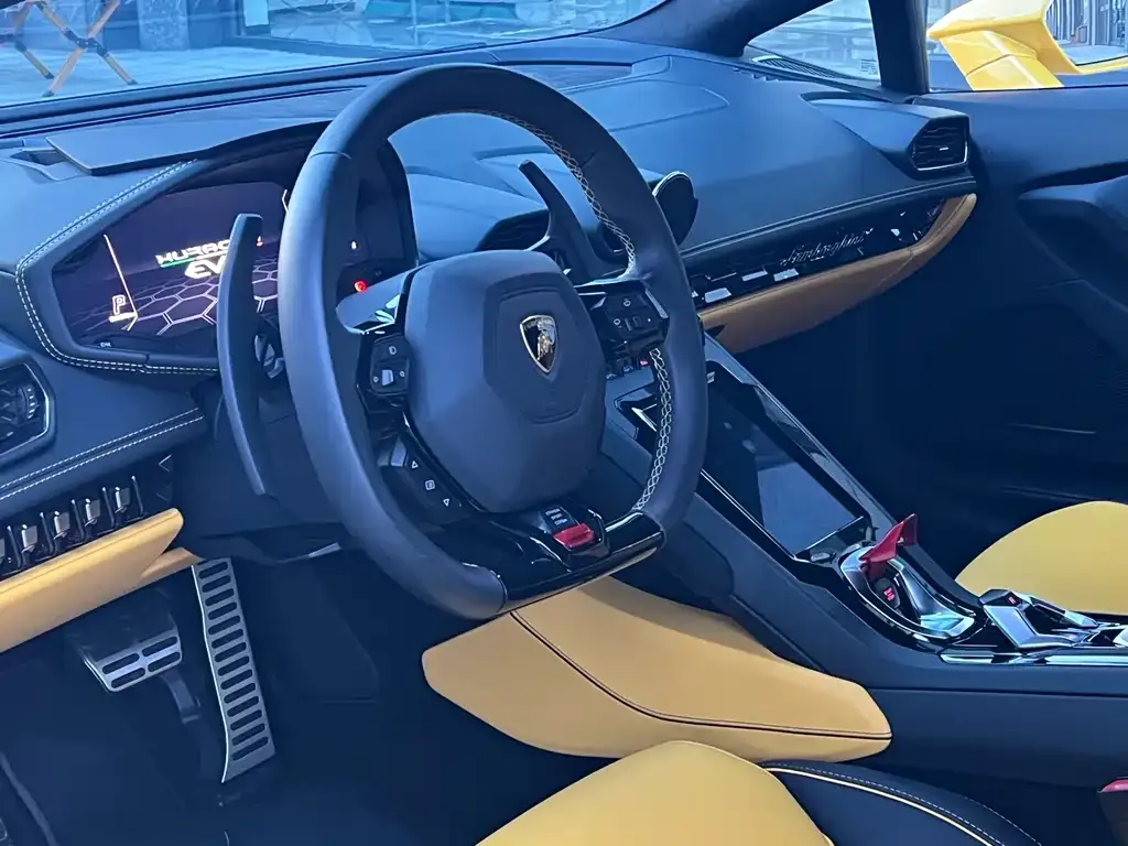 Lamborghini Huracan 2023 из CN, фото 5