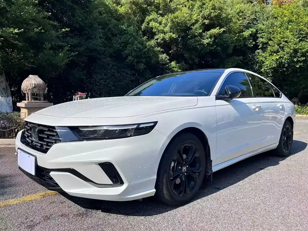 Honda Accord — фото 1