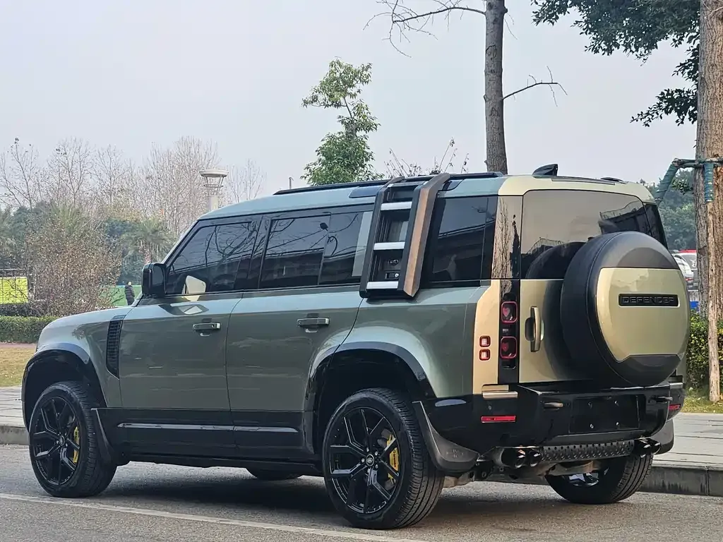 Land Rover Defender — фото 7