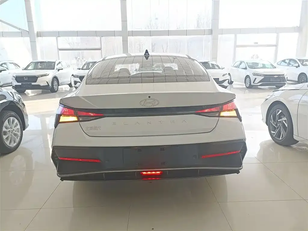 Hyundai Elantra 2025 из CN, фото 7