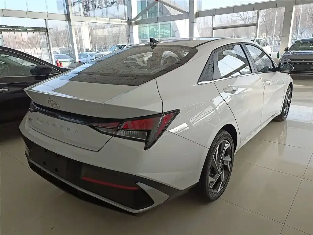 Hyundai Elantra 2025 из CN, фото 5