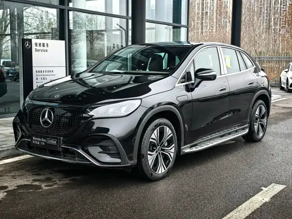 Mercedes-Benz EQE SUV — фото 1