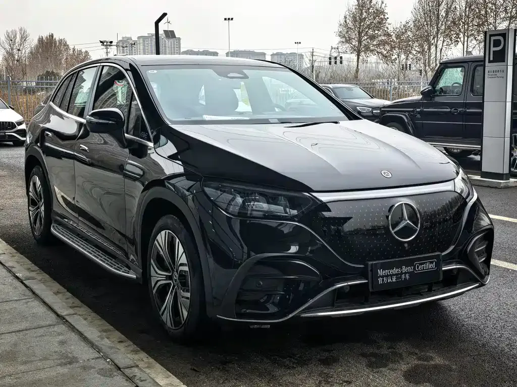 Mercedes-Benz EQE SUV — фото 9