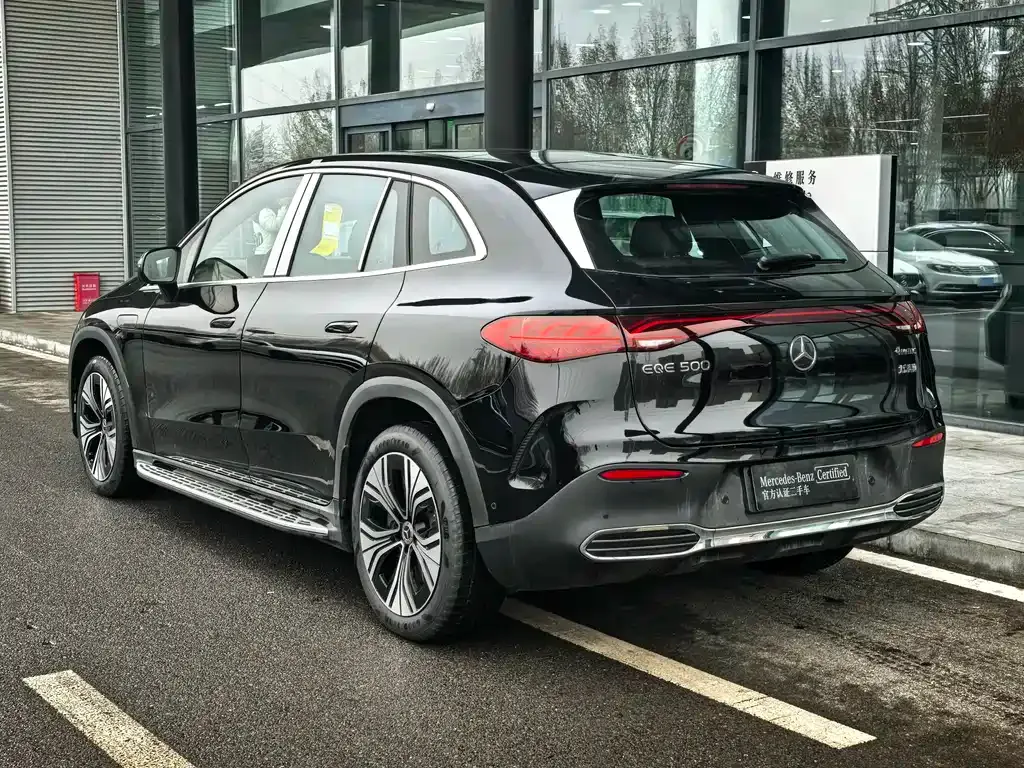 Mercedes-Benz EQE SUV — фото 10
