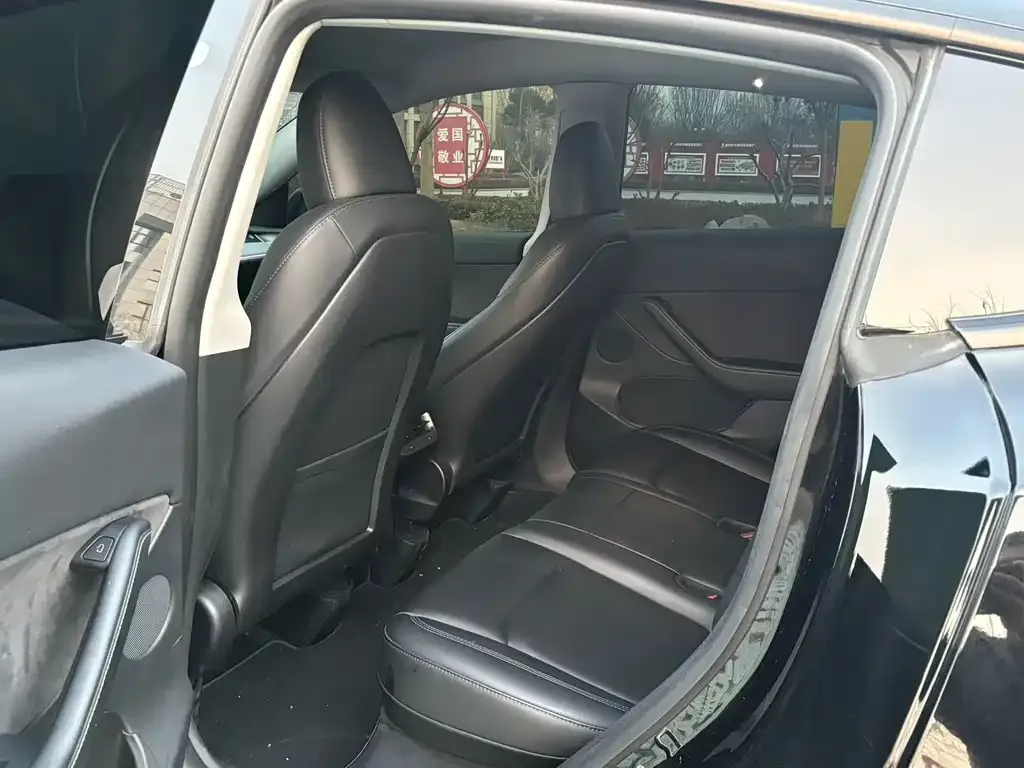 Tesla Model Y 2024 из CN, фото 5