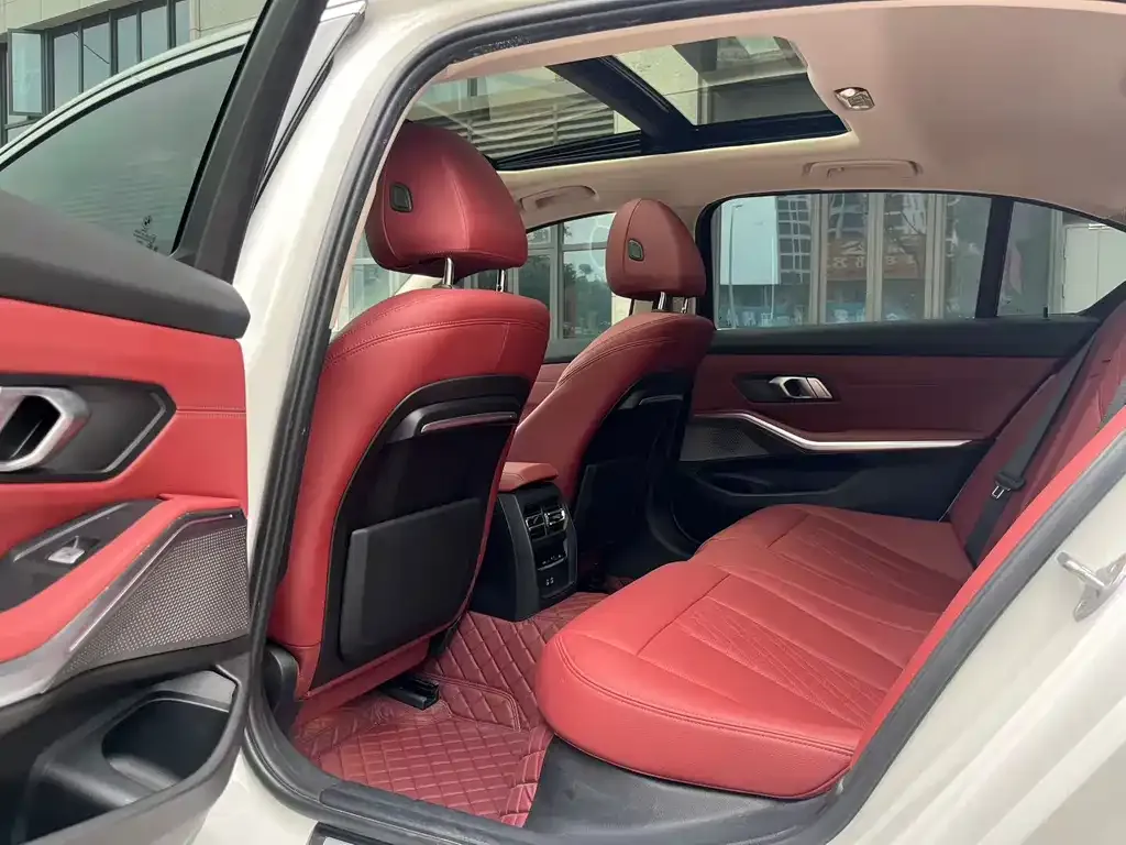 BMW 3 Series 2022 из CN, фото 5