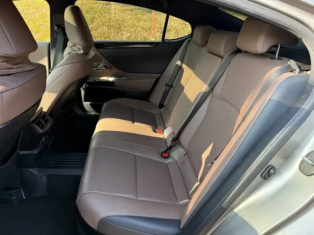 Lexus ES 2023 из CN, фото 4
