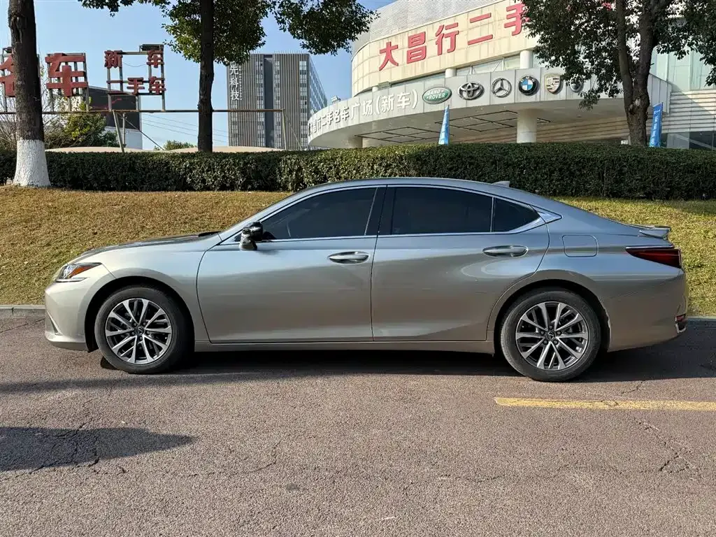 Lexus ES 2023 из CN, фото 3