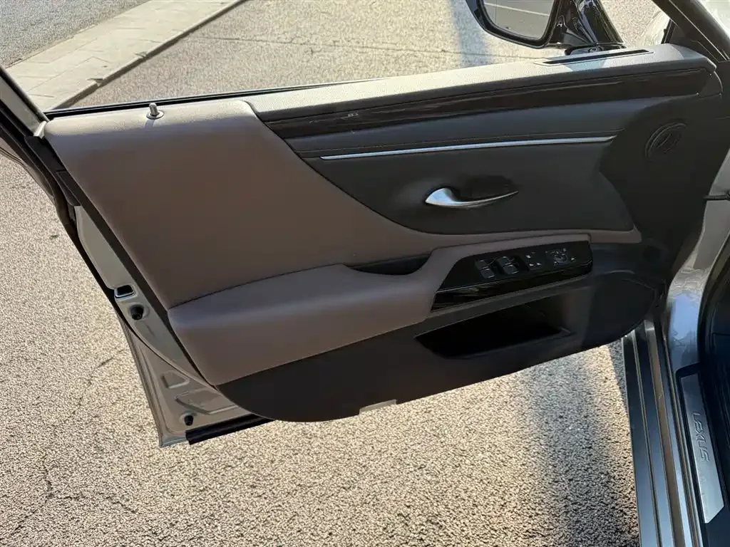 Lexus ES 2023 из CN, фото 7