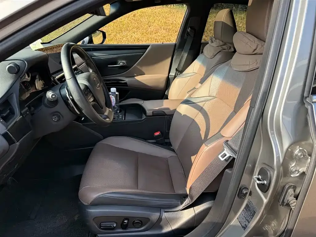 Lexus ES 2023 из CN, фото 2