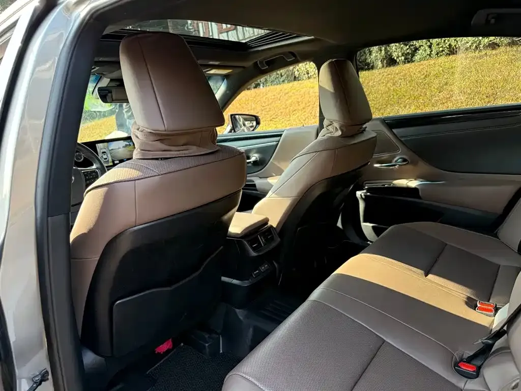 Lexus ES 2023 из CN, фото 9