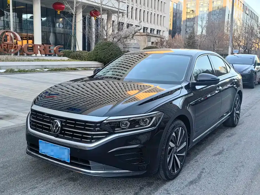 Volkswagen Passat — фото 1