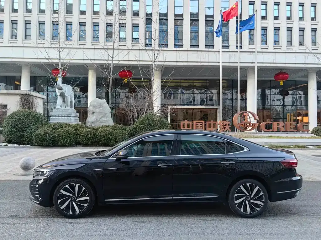 Volkswagen Passat — фото 8