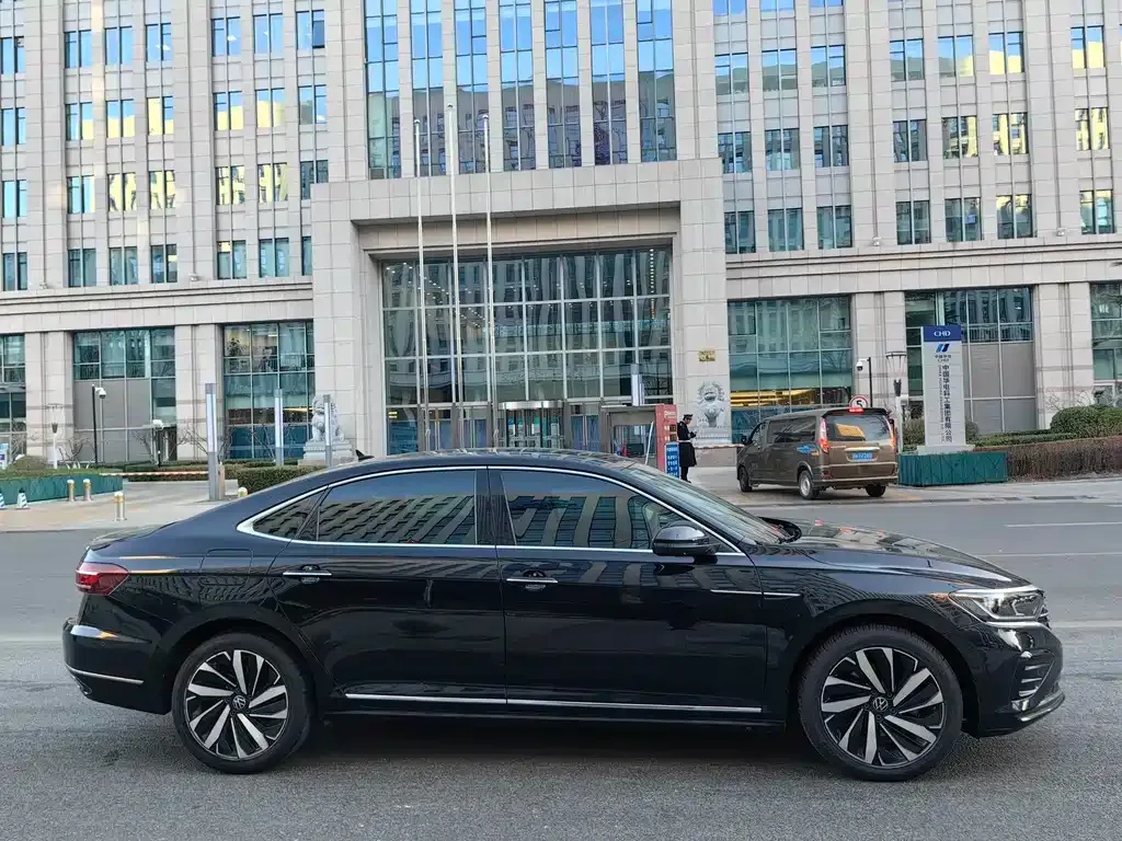 Volkswagen Passat — фото 6