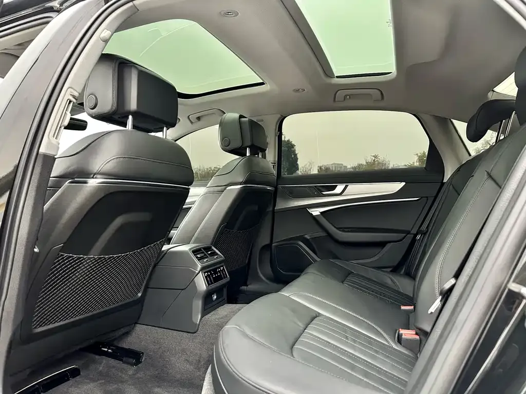 Audi A6L 2022 из CN, фото 2