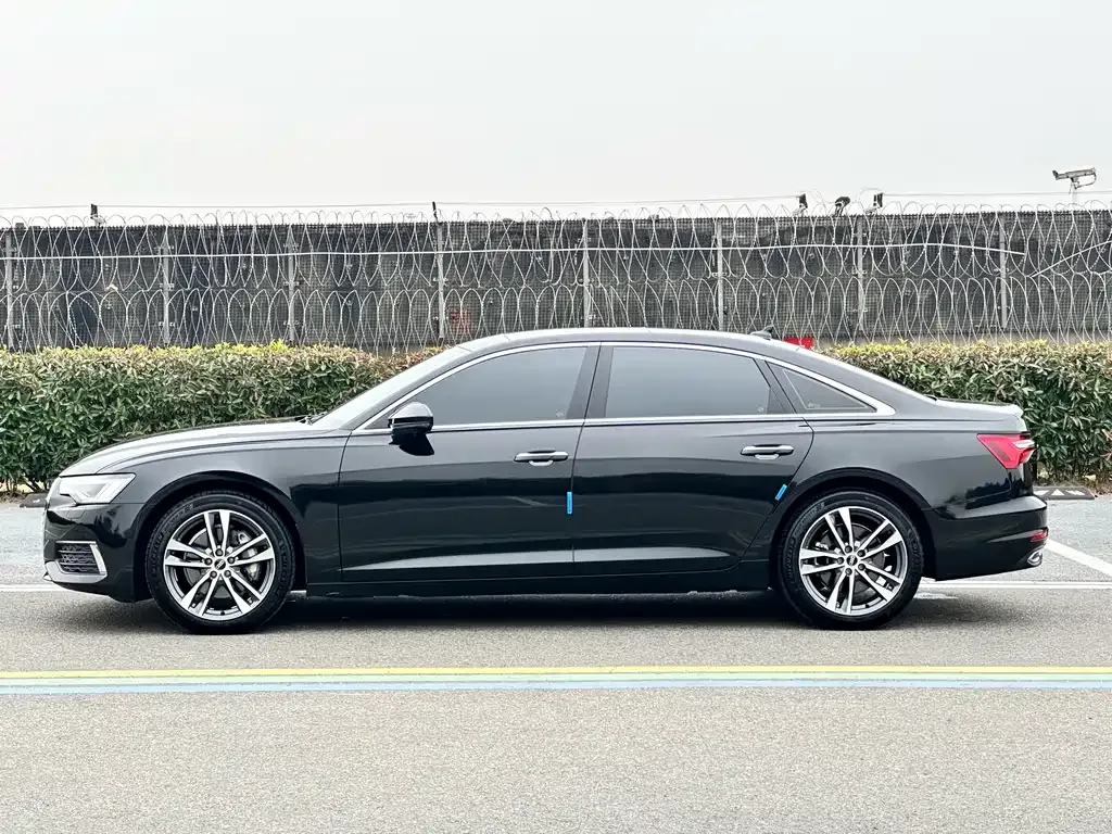 Audi A6L 2022 из CN, фото 6