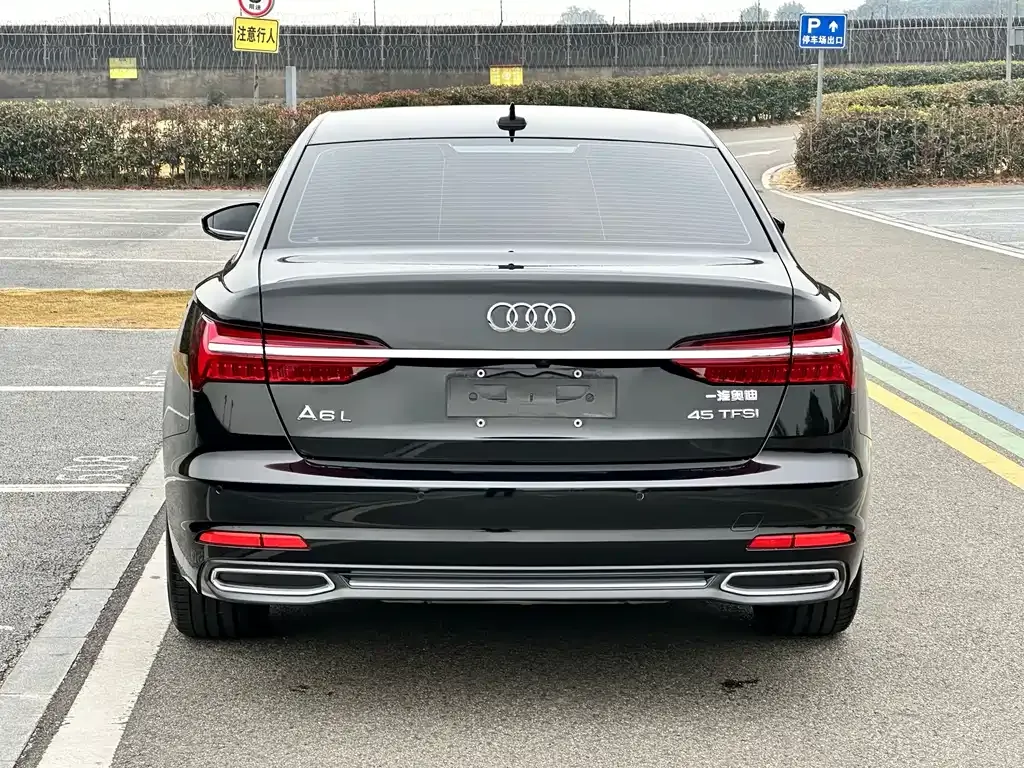 Audi A6L 2022 из CN, фото 5