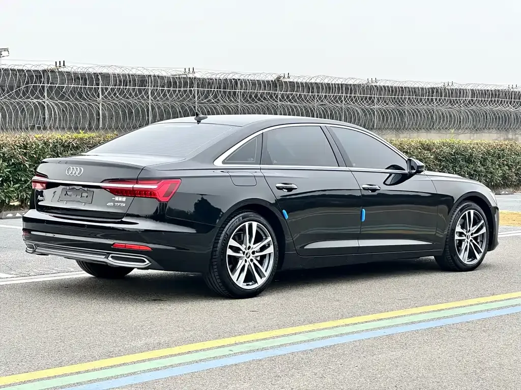 Audi A6L 2022 из CN, фото 8