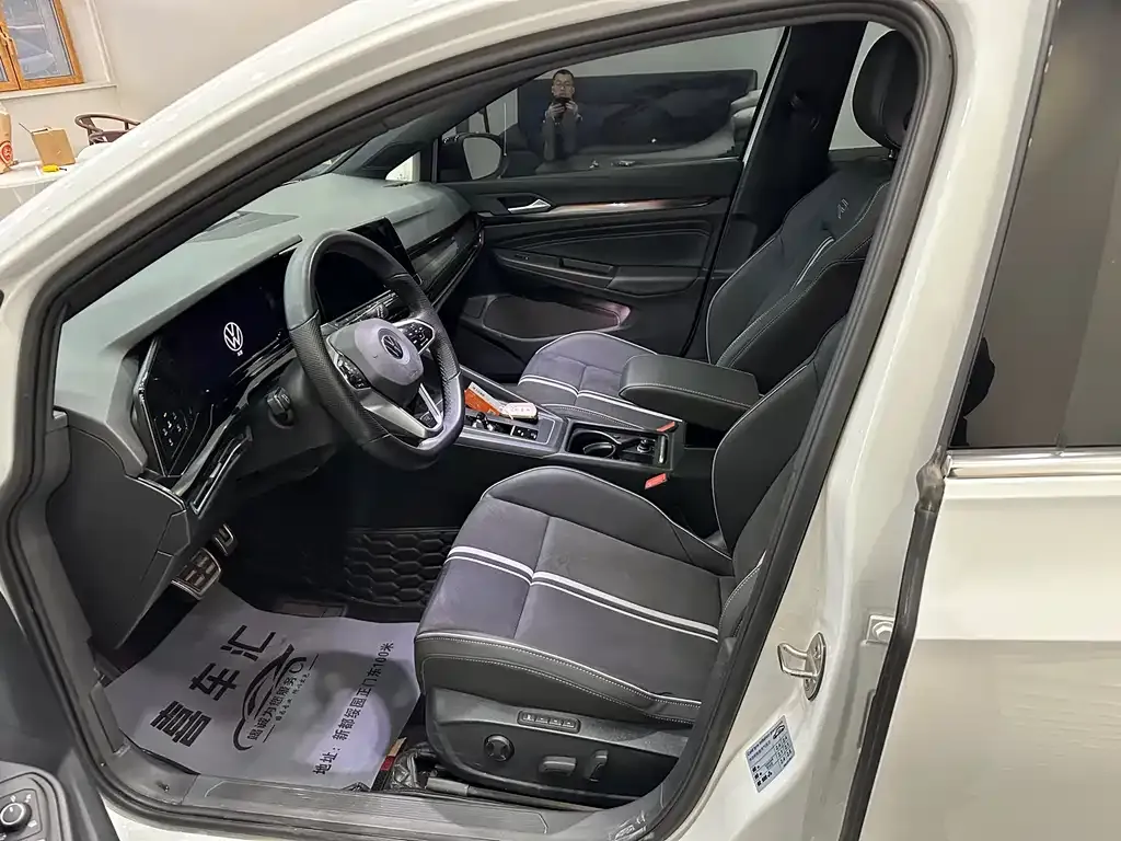 Volkswagen Golf 2021 из CN, фото 5