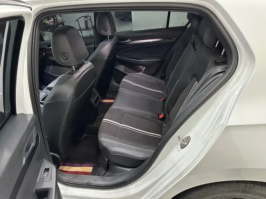 Volkswagen Golf 2021 из CN, фото 6