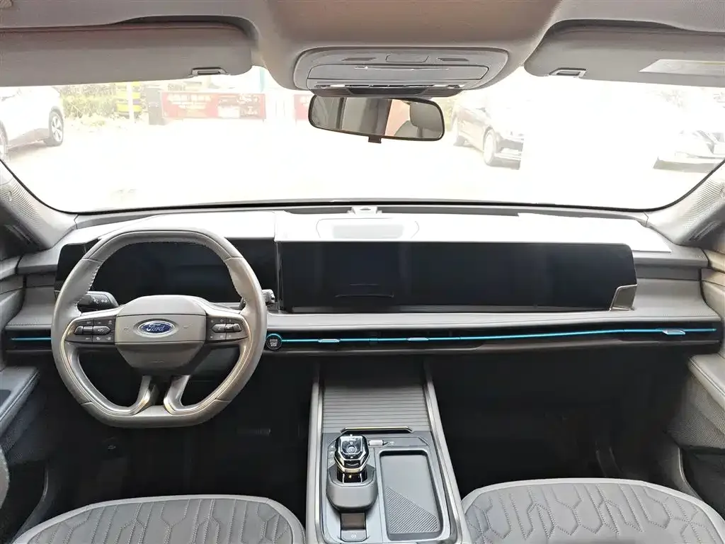 Ford Edge — фото 10