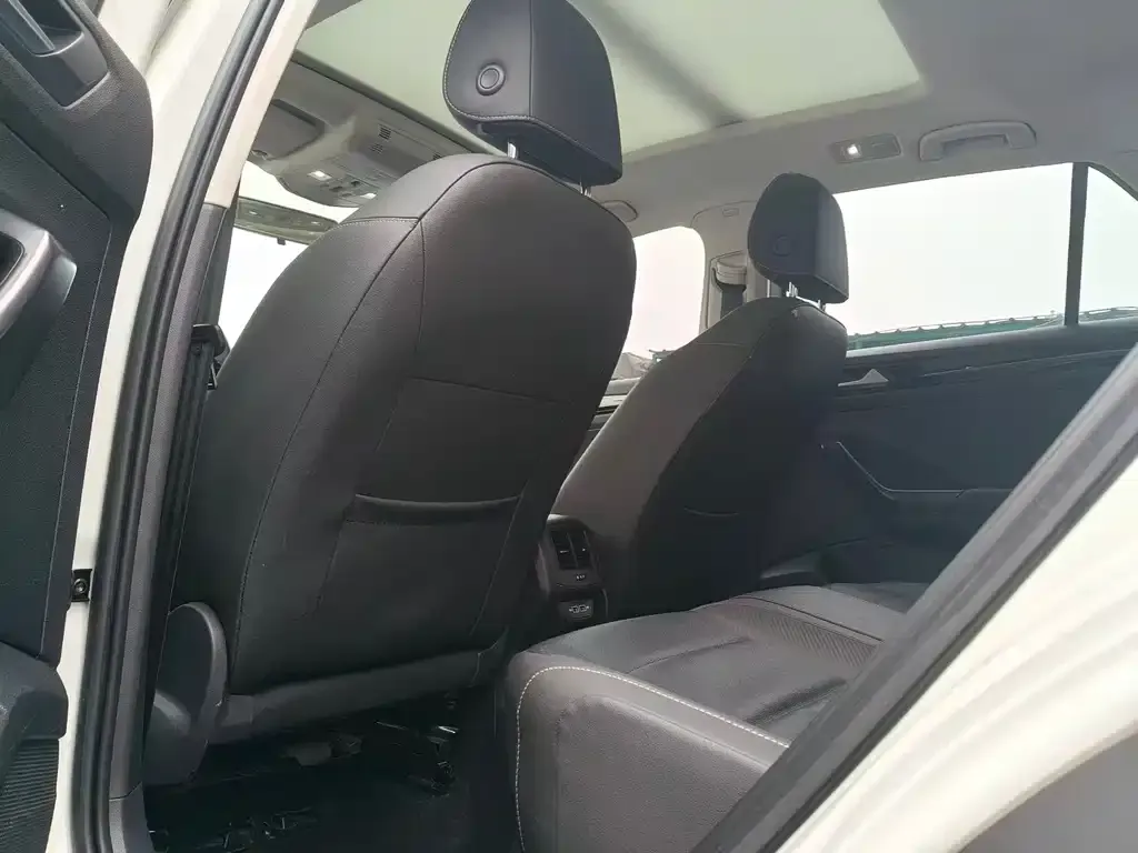 Volkswagen T-Roc 2023 из CN, фото 3