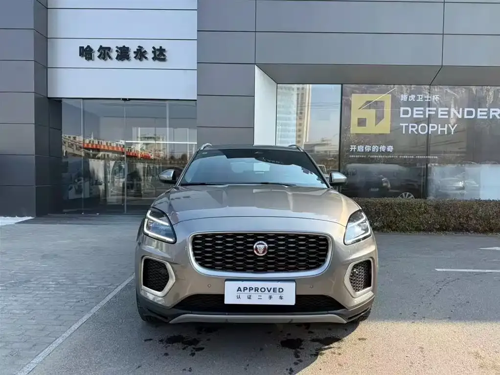 Jaguar E-PACE — фото 2